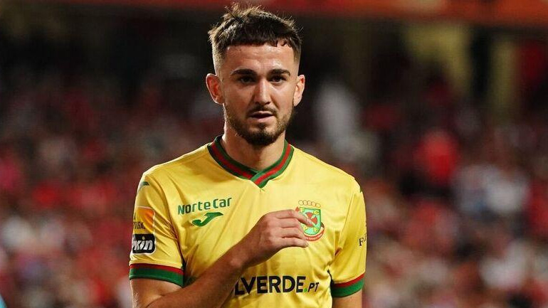 Ο Ολυμπιακός ανακοίνωσε τον Χόλσγκροουβ και τον δίνει δανεικό στην Εστορίλ!