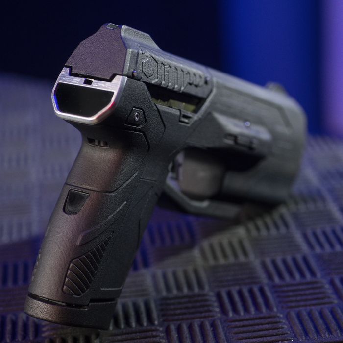 Το πρώτο έξυπνο όπλο βγήκε στην αγορά, αλλά… ποιος θα το αγοράσει; im 822880