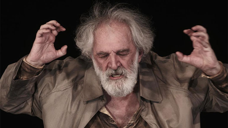 Δημήτρης Καταλειφός: Αποθεώθηκε για τη συγκλονιστική του ερμηνεία στην πρεμιέρα του Οιδίποδα επί Κολωνώ