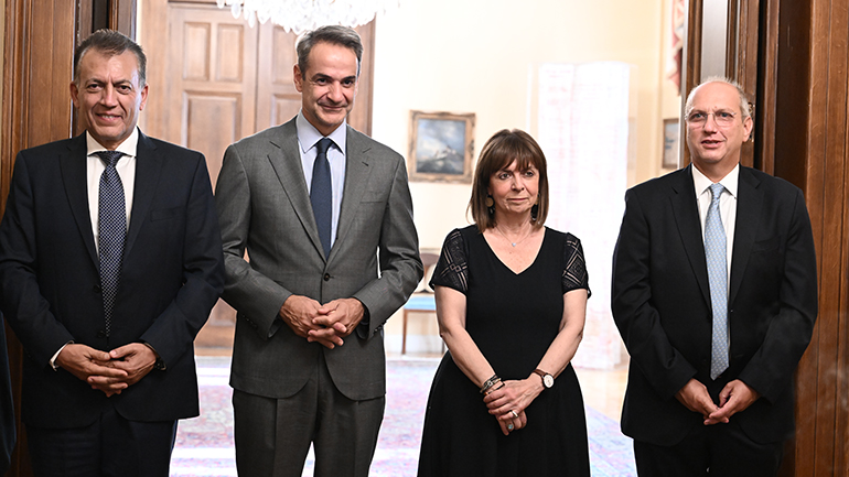 Ορκίστηκαν Γιάννης Οικονόμου και Γιάννης Βρούτσης