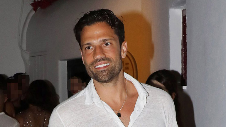 Κωνσταντίνος Αργυρός: Νυχτοπερπατήματα στα σοκάκια της Μυκόνου