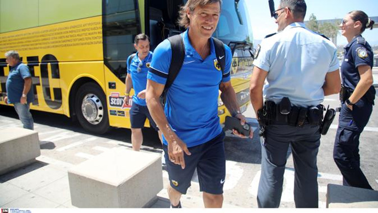 Έφτασε στην Τραπεζούντα η ΑΕΚ – Την υποδέχτηκαν με τον ύμνο της ομάδας!