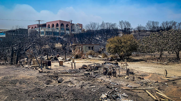 Αίρεται η κατάσταση συναγερμού στη Ρόδο – Παραμένουν σε επιφυλακή οι δυνάμεις της Πολιτικής Προστασίας