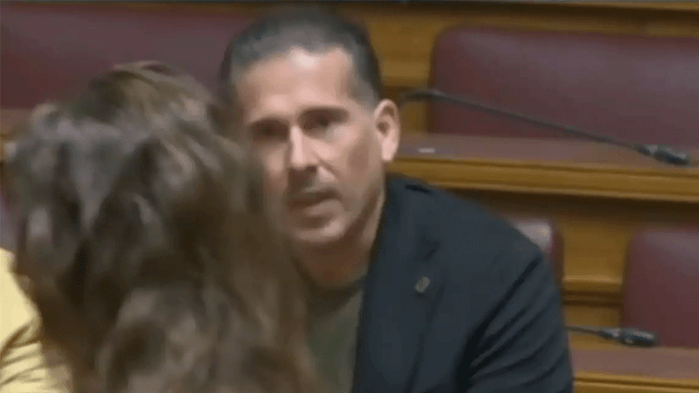 Διαμαντής Καραναστάσης σε μέλος της Βουλής: «Κάθεστε μπροστά στην κάμερα»