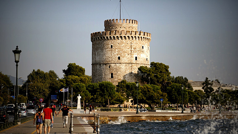 Θεσσαλονίκη: Ηλικιωμένος βούτηξε στον Θερμαϊκό