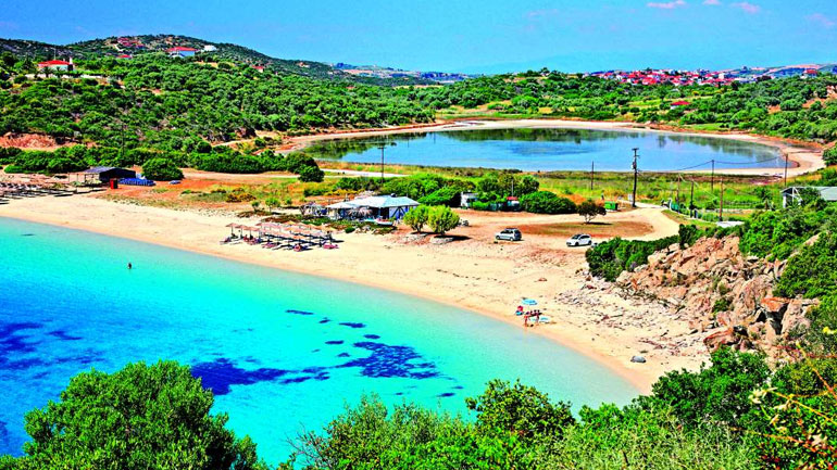 Όταν μια δυσπρόσιτη περιοχή της Χαλκιδικής έγινε «μαγνήτης» για τις προσωπικότητες του διεθνούς «jet set»