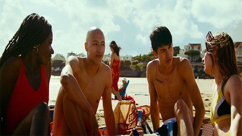 «Σημάδια του Καλοκαιριού»: Μια σκοτεινή ιστορία ενηλικίωσης από τον Σιμόν Ριτ