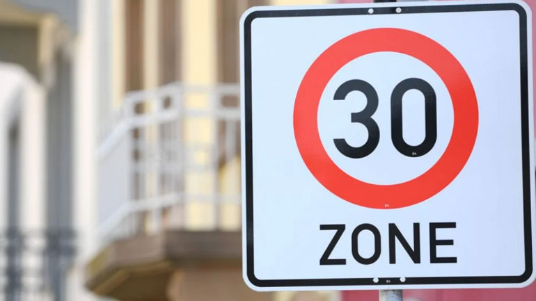 Επίσημη πρόταση του Κώστα Μπακογιάννη για μείωση του ορίου ταχύτητας από τα 50 στα 30χλμ./ώρα στην Αθήνα
