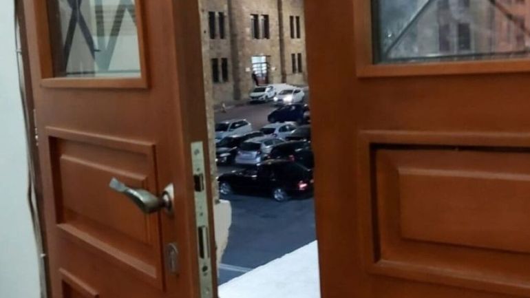 Ρόδος: Ποινική δικογραφία σε βάρος όσων εισέβαλαν στο κτήριο της Περιφέρειας Νοτίου Αιγαίου