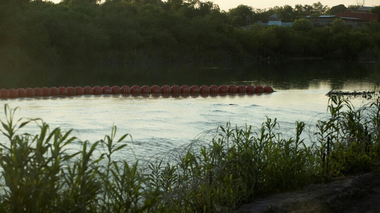 Εντοπίστηκε πτώμα στον πλωτό φράκτη ανάμεσα σε ΗΠΑ και Μεξικό Εντοπίστηκε πτώμα στον πλωτό φράκτη ανάμεσα σε ΗΠΑ και Μεξικό