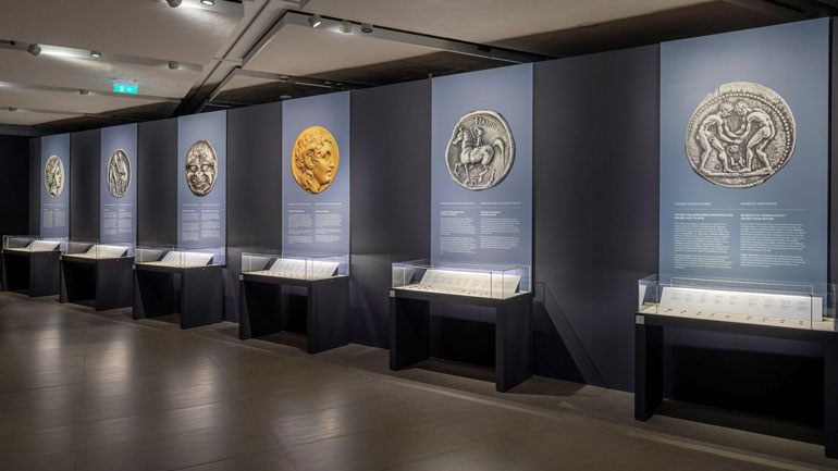 Alpha‭ Bank: ‭Ισχυρό πολιτιστικό και κοινωνικό‭ ‬αποτύπωμα της Έκθεσης της ‬‬Νομισματικής Συλλογής «Η άλλη όψη του Νομίσματος»