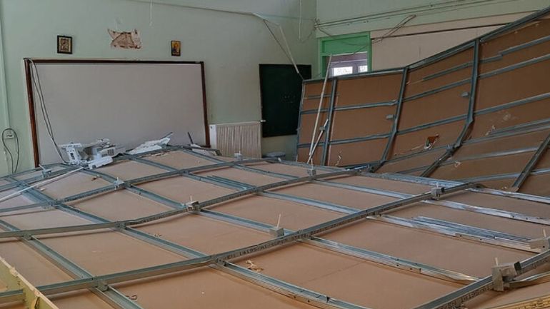 Βαρνάβας: Έπεσε ολόκληρη η ψευδοροφή αίθουσας δημοτικού σχολείου