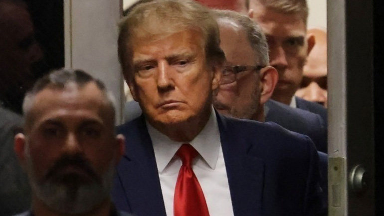ΗΠΑ: «Αθώος» δήλωσε ο Τραμπ στο δικαστήριο ΗΠΑ: «Αθώος» δήλωσε ο Τραμπ στο δικαστήριο