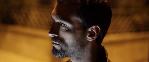 «Πως ο ύπνος να με πάρει» | Ακούστε το νέο τραγούδι του Βάϊου Κωνσταντινίδη