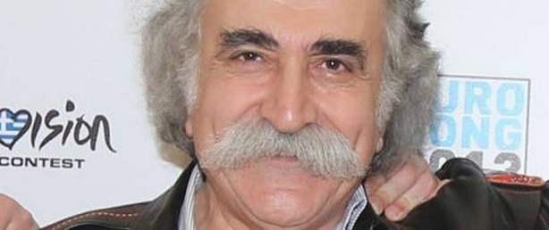 Αγάθωνας Ιακωβίδης | “Το μπουζούκι έγινε για να παίξει ρεμπέτικα. Όχι οτιδήποτε χαζοπόπ”.