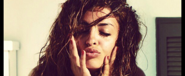 Ελένη Φουρέιρα: Μας στέλνει φιλιά από την όμορφη  Σαντορίνη! |Φωτογραφίες