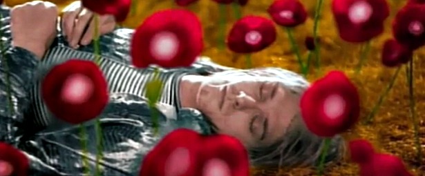 Δείτε το ακυκλοφόρητο director’s cut video clip για το “Heart Shaped Box” των Nirvana!