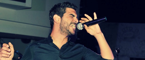 O Σταύρος Κωνσταντίνου γιόρτασε επί σκηνής τα 29α γενέθλιά του!