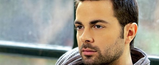 Ηλίας Βρεττός: «Έχω δεχτεί πισώπλατα μαχαιρώματα από πολύ μεγάλα ονόματα»