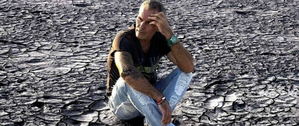 Στέλιος Ρόκκος: “Κάθε άντρας κρύβει μια γυναίκα μέσα του”