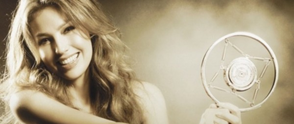 Η Thalia έφτασε τους 5 εκ. followers στο twitter και μίλησε μαζί τους μέσω twitcam!