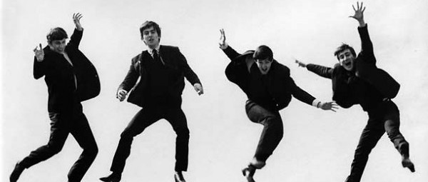 Το «She Loves You» των Beatles ανεβαίνει στο Νο1 της Μεγάλης Βρετανίας στις 12 Σεπτεμβρίου 1963