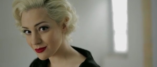 Νατάσσα Μποφίλιου | ”Άνω τελεία”