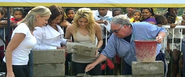 Shakira: Δημιουργεί σχολείο για τα άπορα παιδιά της πατρίδας της