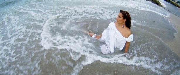 «Το σώμα» | Δείτε το νέο video clip της Αλέξιας Βασιλείου