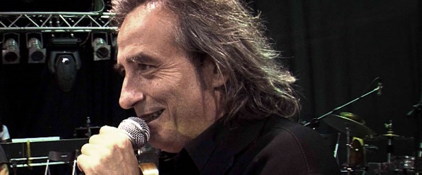 Γιάννης Αγγελάκας: Τοποθετείται για την κόντρα Roger Waters – Χρυσής Αυγής