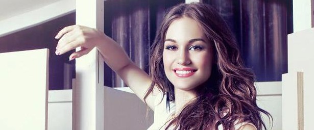 Athena Manoukian: Δείτε ενα βίντεο με Live εμφανίσεις της!