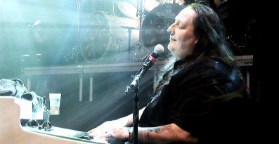 Ακούστε το νέο τραγούδι του John Oliva (Savatage)