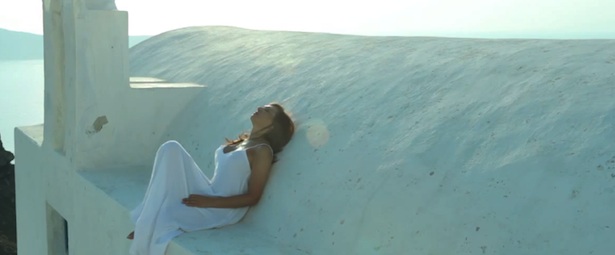 Καίτη Γαρμπή | Νέο video clip με εικόνες από Σαντορίνη & Ρόδο! Καίτη Γαρμπή | Νέο video clip με εικόνες από Σαντορίνη & Ρόδο!