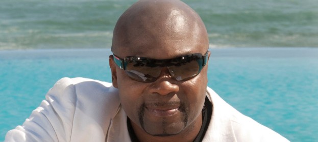 Low Deep T: Κυκλοφορεί Best Of Album αποκλειστικά για την Ελλάδα!