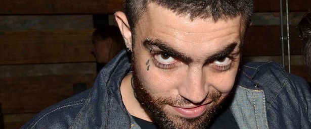 Νέο τραγούδι από τον Tus πολύ σύντομα!