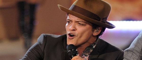 Δείτε την εμφάνιση του Bruno Mars στο «Moonshine Jungle Tour» του