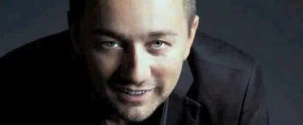 Δείτε το ολοκαίνουριο video clip του «Άσε μας κουκλίτσα μου» του Σάκη Βέρρου