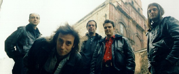 Χρονοντούλαπο: Δείτε το videoclip «Δεν χωράς πουθενά» από τις Τρύπες!