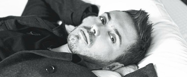 Δείτε τον Μιχάλη Χατζηγιάννη στο studio ηχογράφησης! | Video