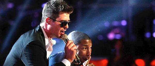 Ο Robin Thicke και ο Pharrell τραγουδούν στην εκπομπή της Ellen Degeneres