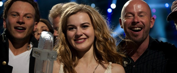 Άκου το “Only Teardrops” με… συμφωνική ορχήστρα!