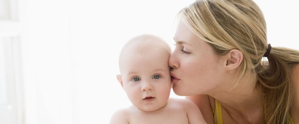 Δέκα αγαπημένα τραγούδια αφιερωμένα στις μαμάδες!