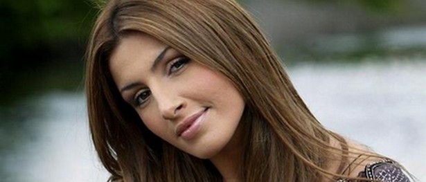 Η Έλενα Παπαρίζου εύχεται καλό Πάσχα από τα Παιδικά χωριά SOS