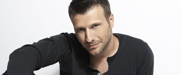 Γιάννης Πλούταρχος: Πρόβα τζενεράλε για την παράσταση «Ένα παιδί μετράει τ’ άστρα»  | Video