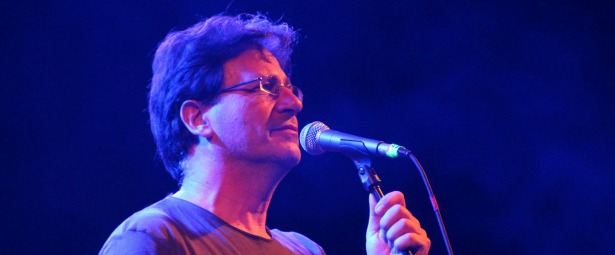 Βραδιές αλληλεγγύης με τον Θανάση Παπακωνσταντίνου 19 & 20/4