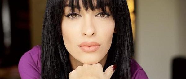 Η Ελένη Φουρέιρα ερμηνεύει Britney Spears και Bette Midler!