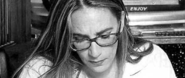 Λίνα Νικολακοπούλου: “Δε θα είχα πρόβλημα να γράψω για τραγουδιστή από τα μπουζούκια!”