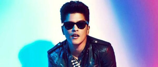 O Bruno Mars πετυχαίνει το 5ο #1 στο Hot 100