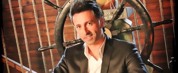 Ο Αλέξης Νείρος επέστρεψε και…”δολοφονεί” με το νέο του τραγούδι!