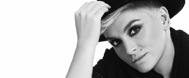 Η Ελεωνόρα Ζουγανέλη live στην Μύκονο 3,4/4